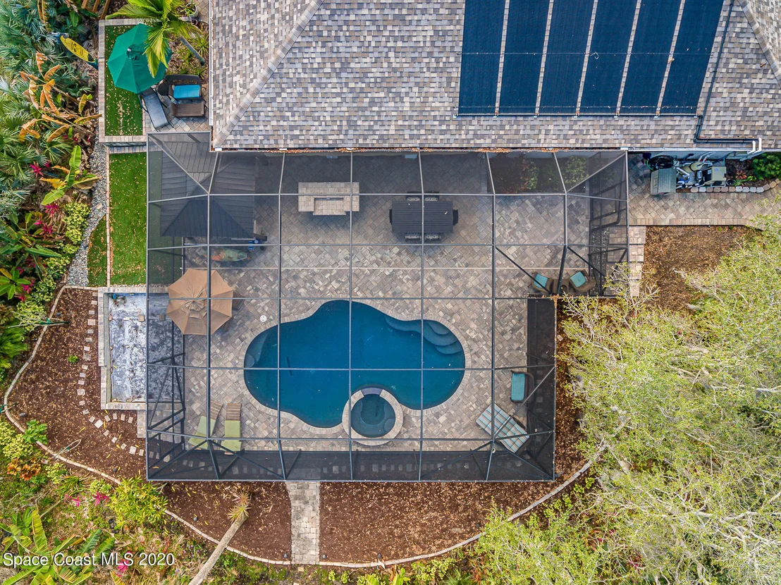 Photo of 4333 Long Lake Road