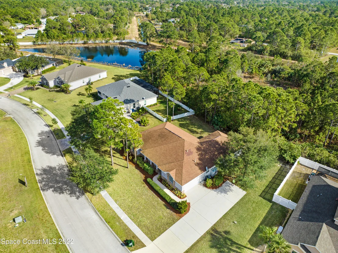 Photo of 2185 SE Windbrook Drive SE