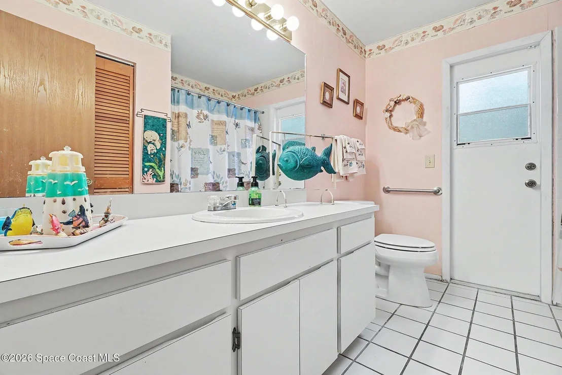 Photo of 1354 Eldron Boulevard SE