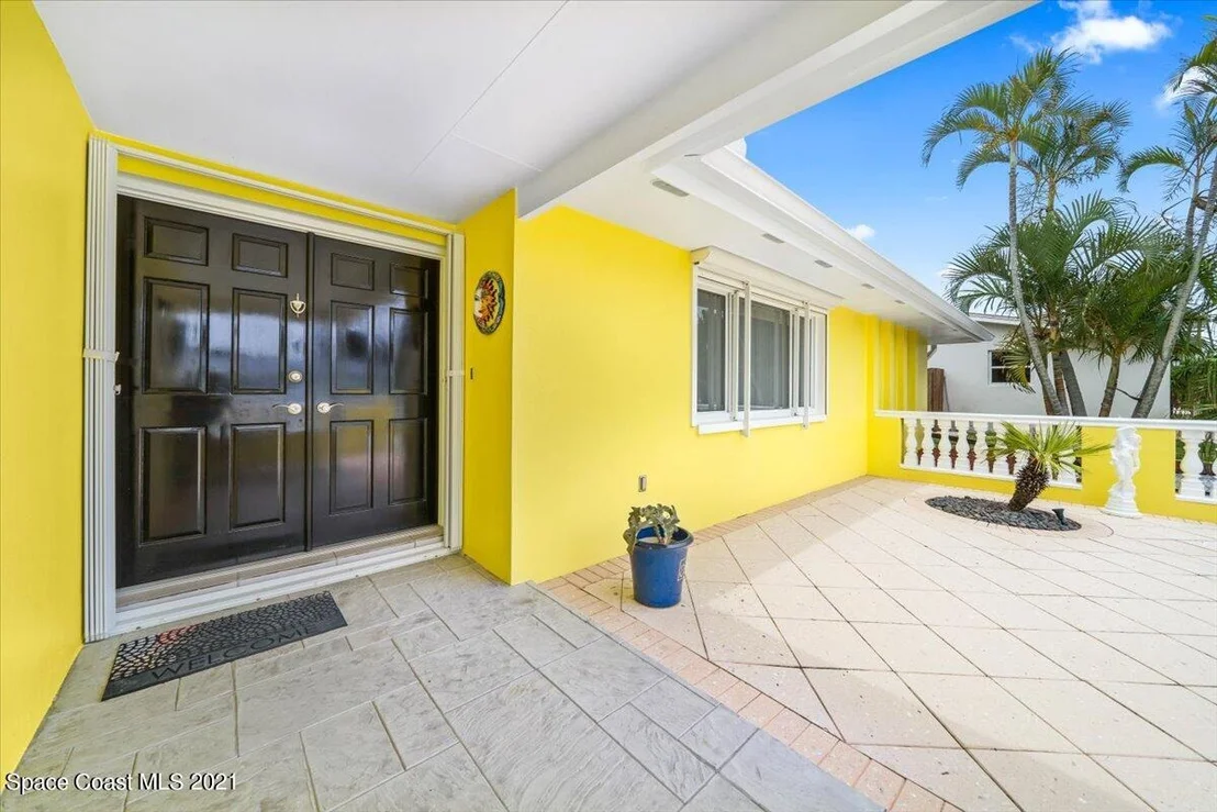 Photo of 320 Bahama Drive