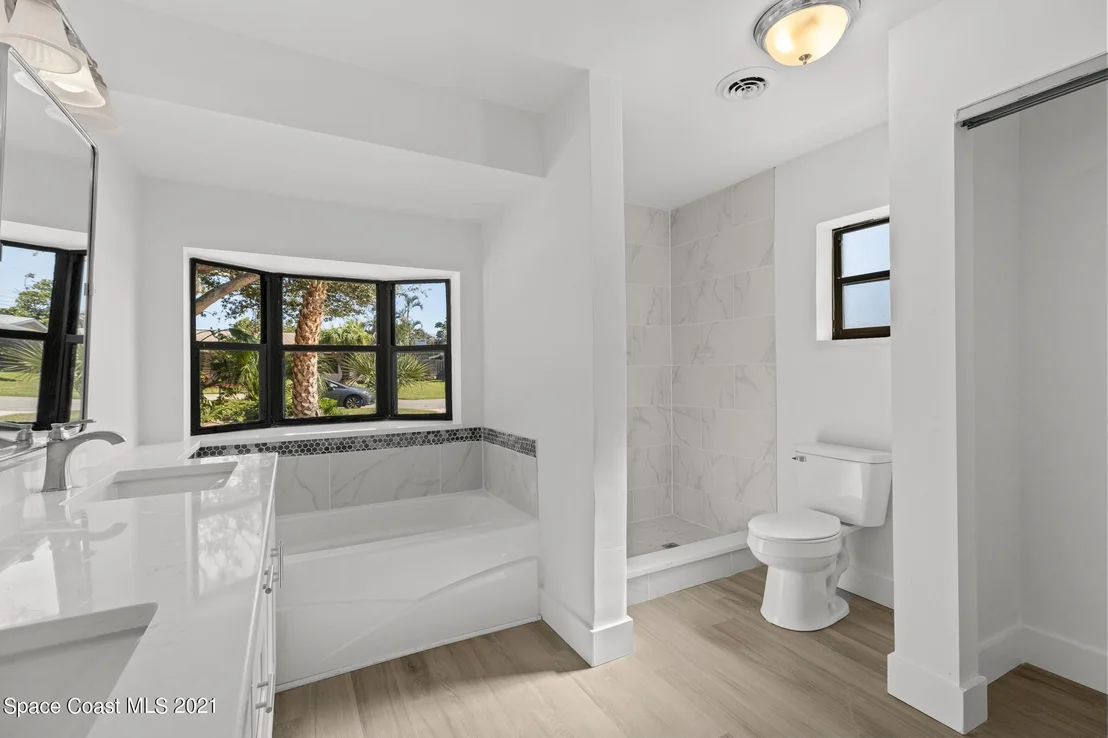 Photo of 151 Cocoa Avenue