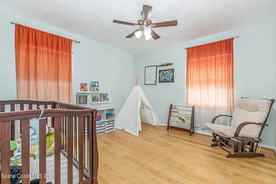Photo of 570 Loveridge Drive