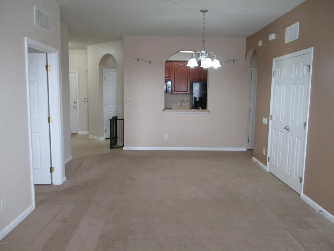 Photo of Unit 404 at 3848 Lexmark Lane