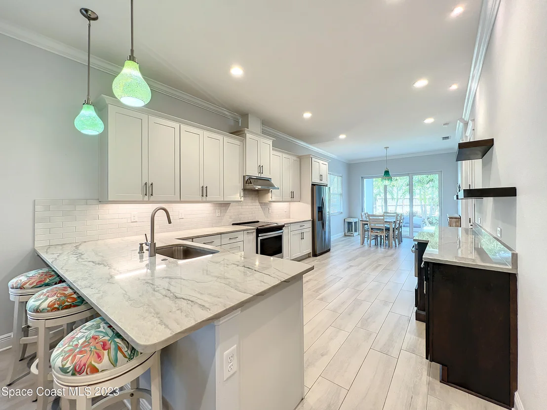 Photo of 6775 Angeles Road