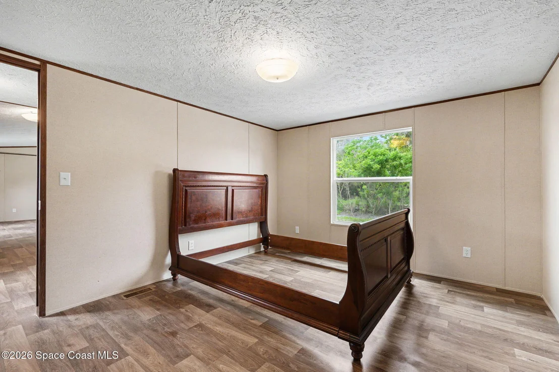 Photo of 2075 Parrish Road