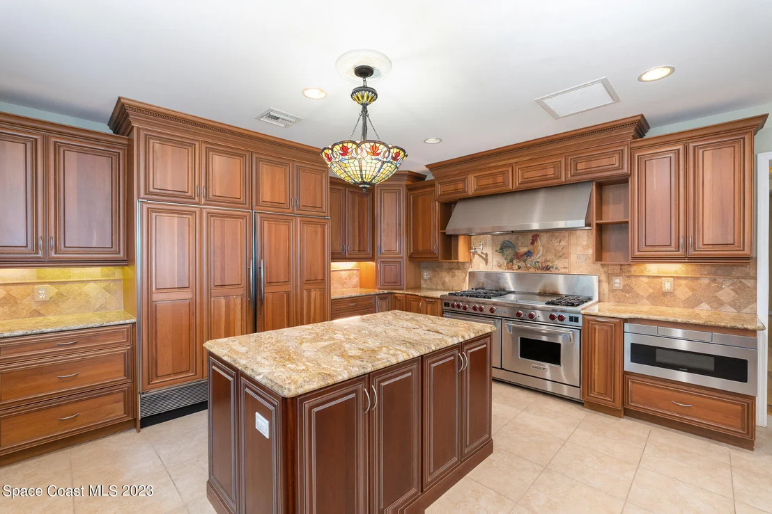 Photo of 1321 Pineapple Avenue
