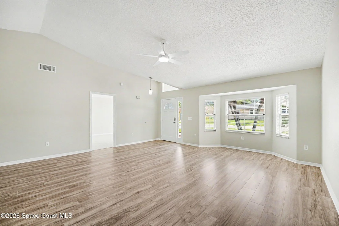 Photo of 6570 Bancroft Avenue