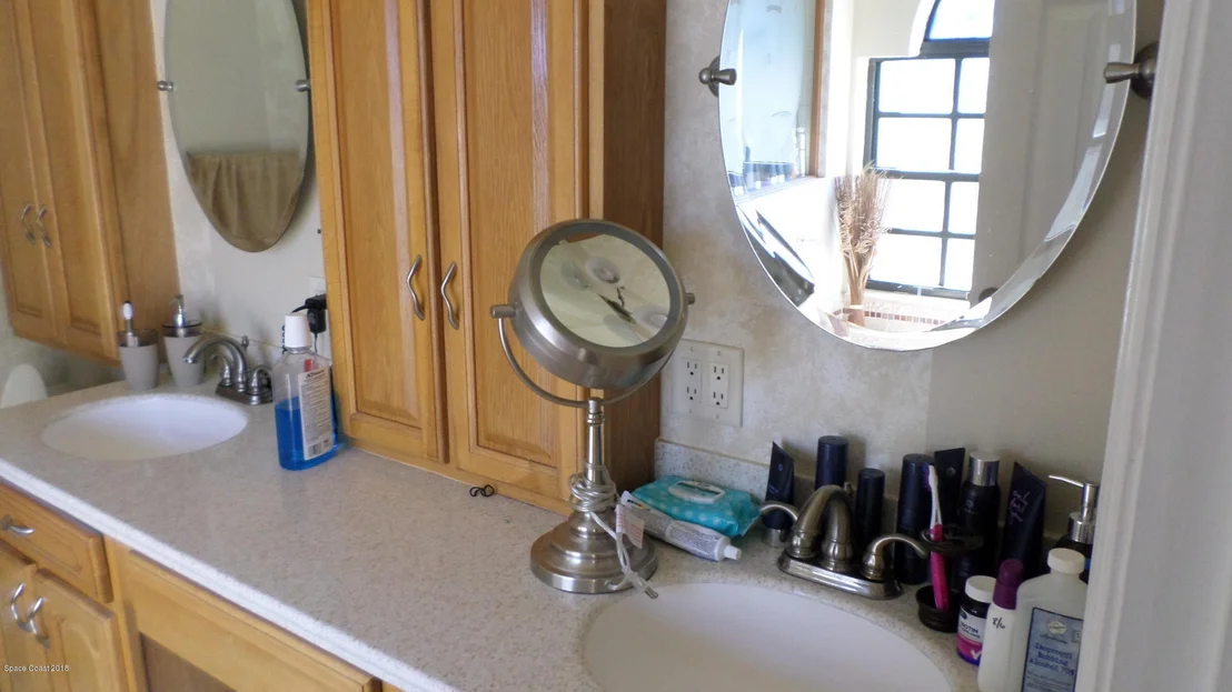 Photo of 944 Jamestown Drive