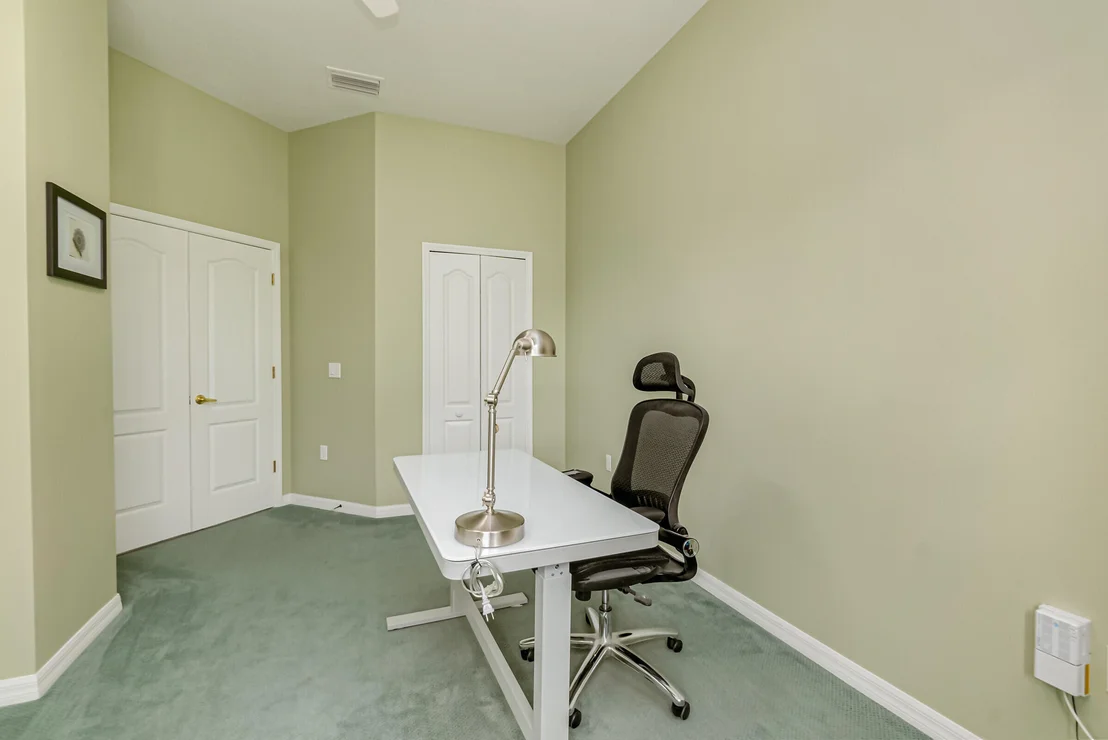 Photo of 2124 Windbrook Drive SE