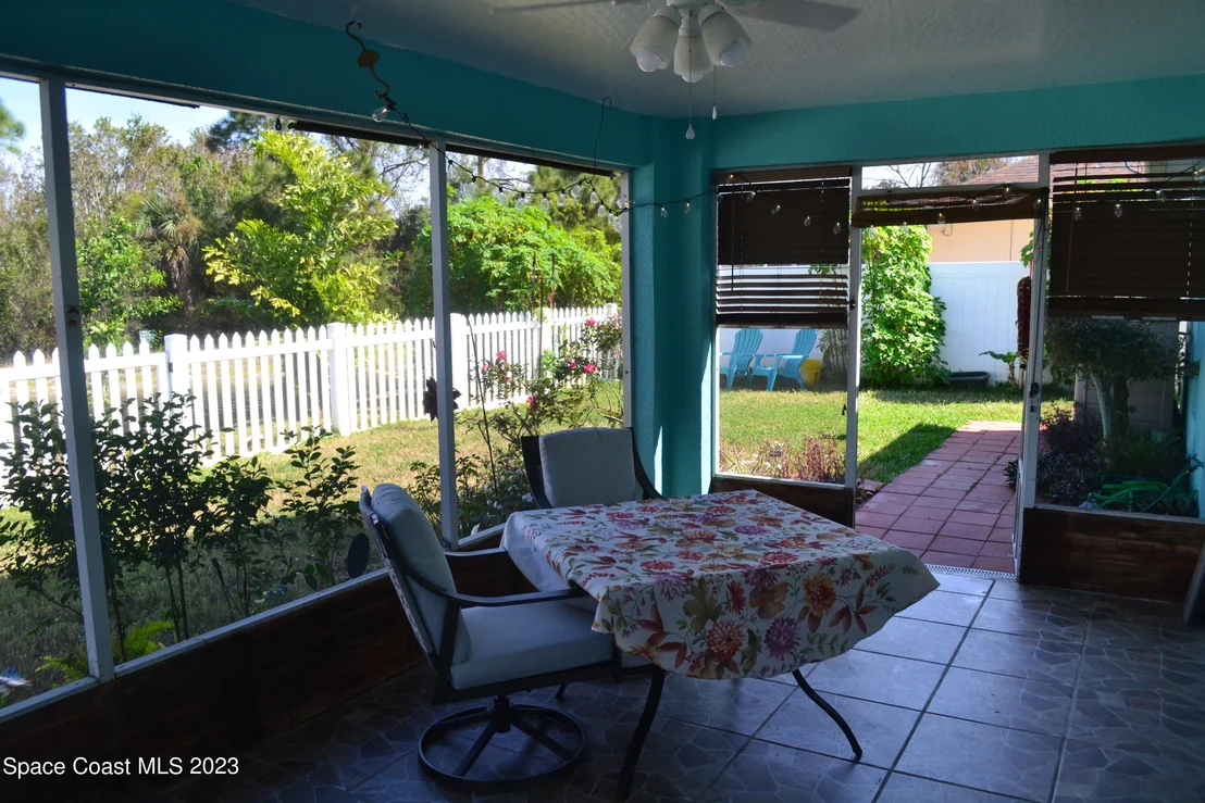 Photo of 834 Honeysuckle Drive