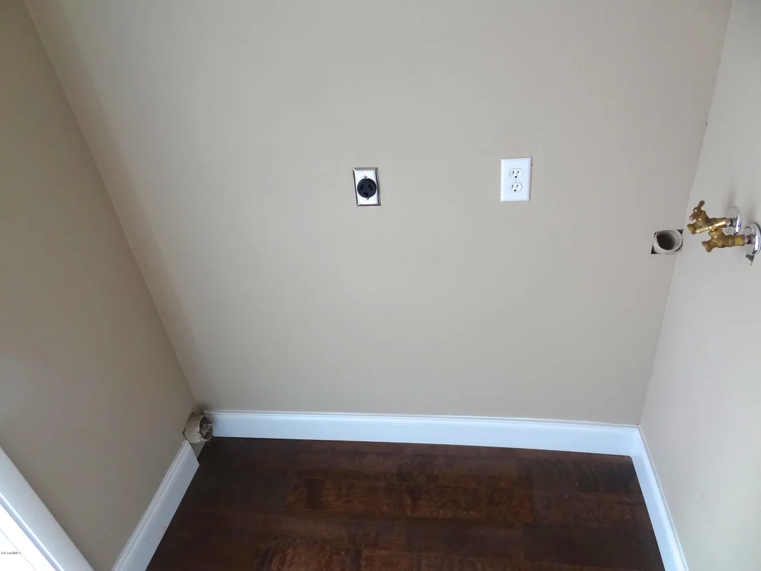 Photo of 1097 Riverdale Drive