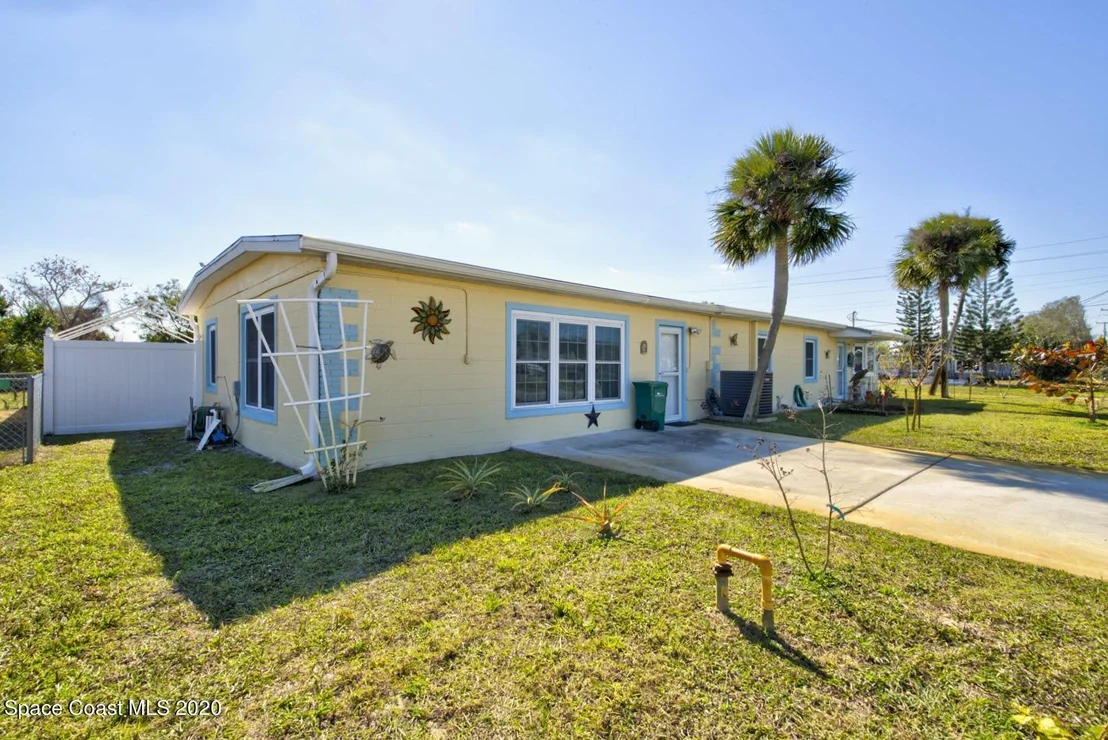 Photo of 301 Orchid Boulevard