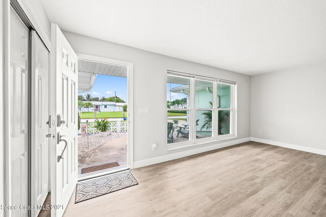 Photo of 1255 Seminole Drive