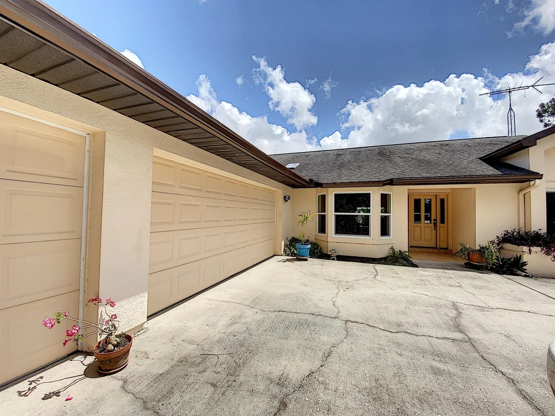 Photo of 1351 Grant Road