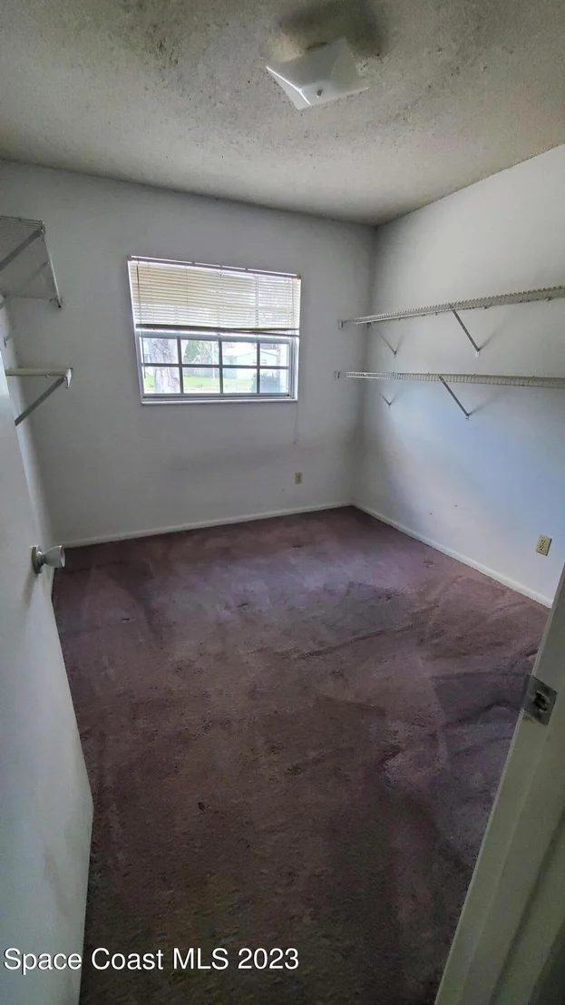 Photo of 939 Kings Post Road
