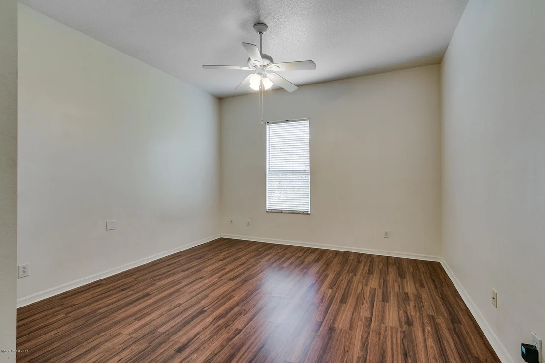 Photo of 899 Lyons Circle NW