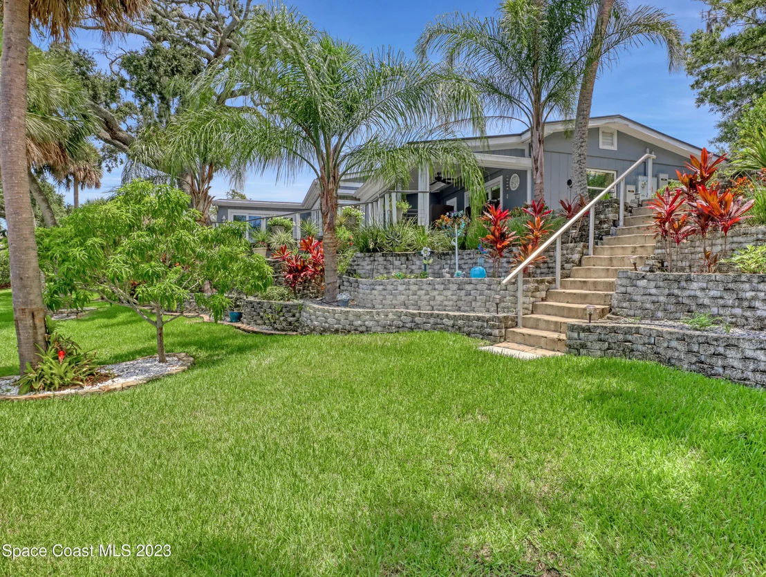 Photo of 972 W Whitmire Drive