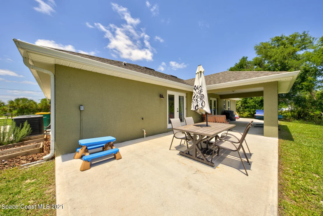Photo of 6135 Dixie Way
