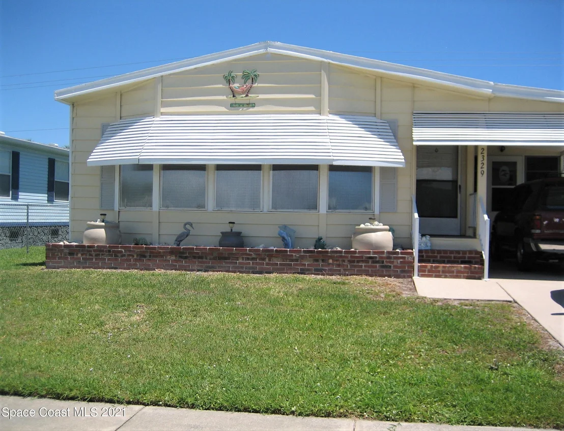 Photo of 2329 Coconut Palm Drive NE