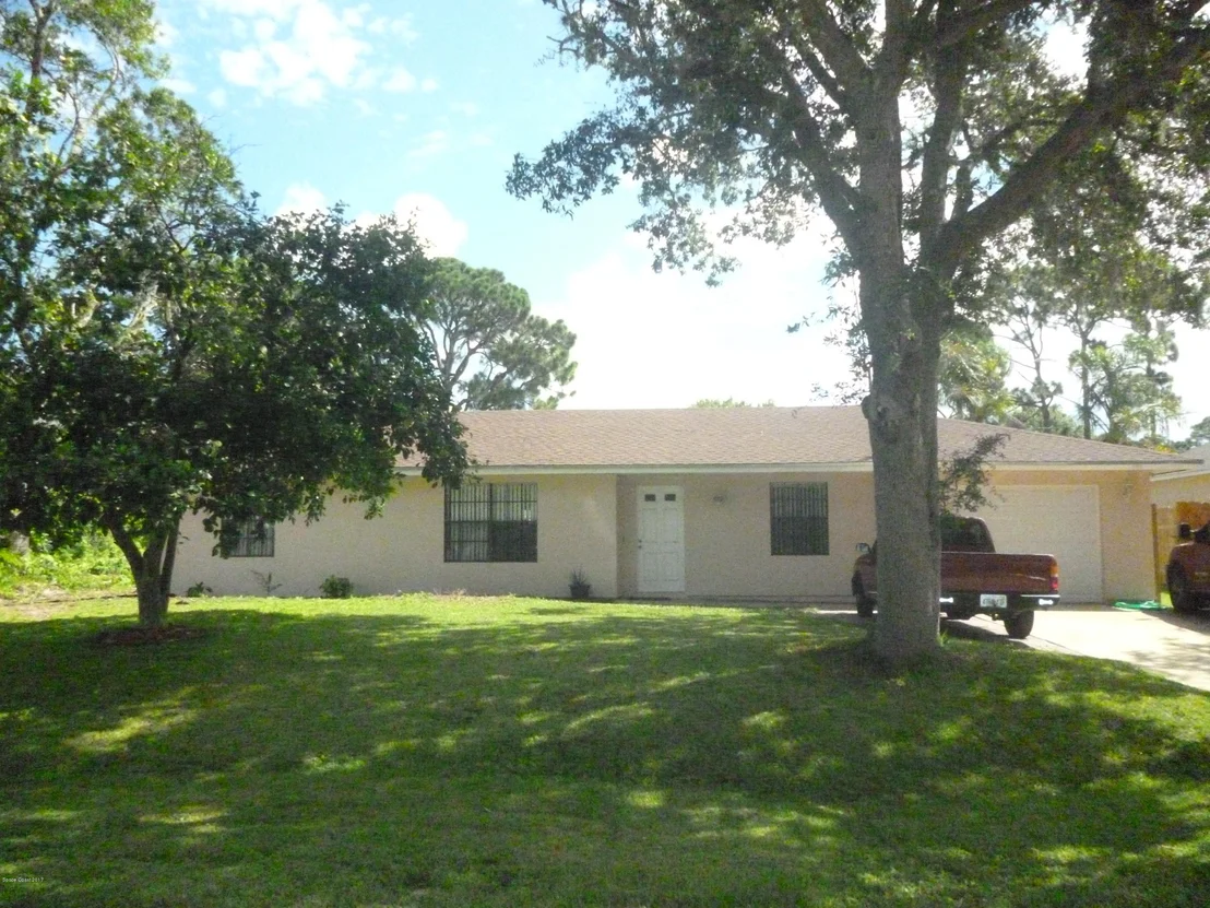 Photo of 1239 Packer Road SE
