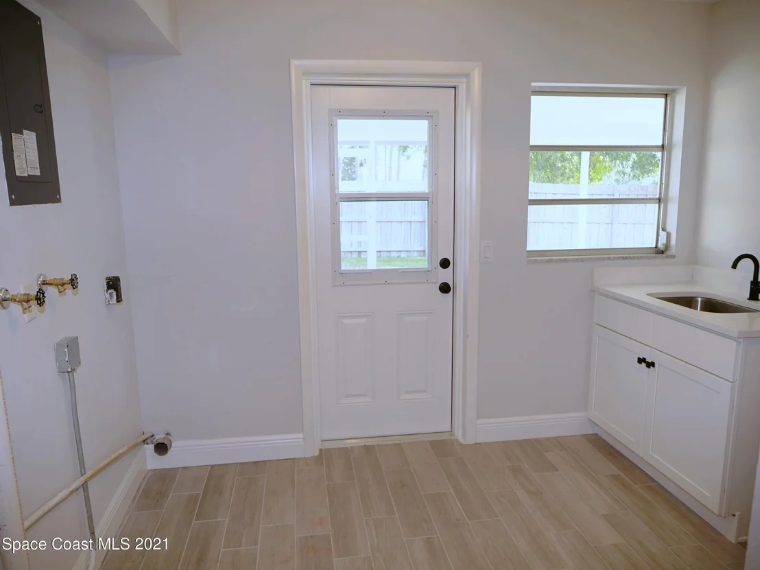Photo of 1728 Golfview Drive