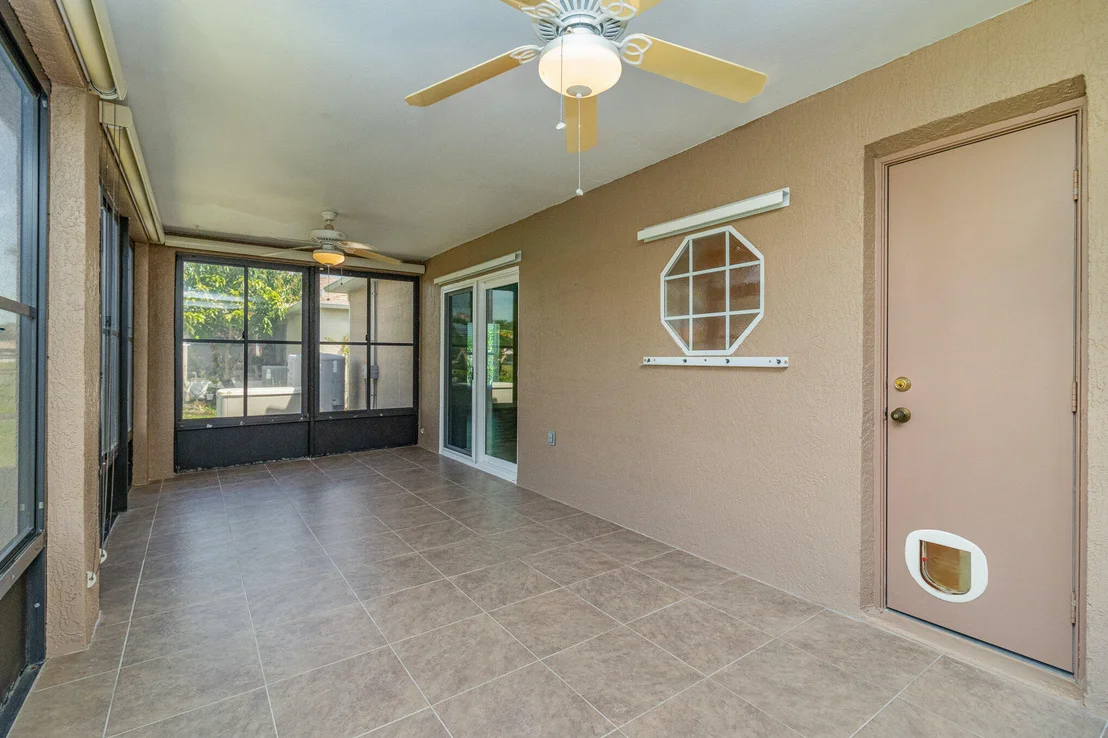 Photo of 1136 White Oak Circle