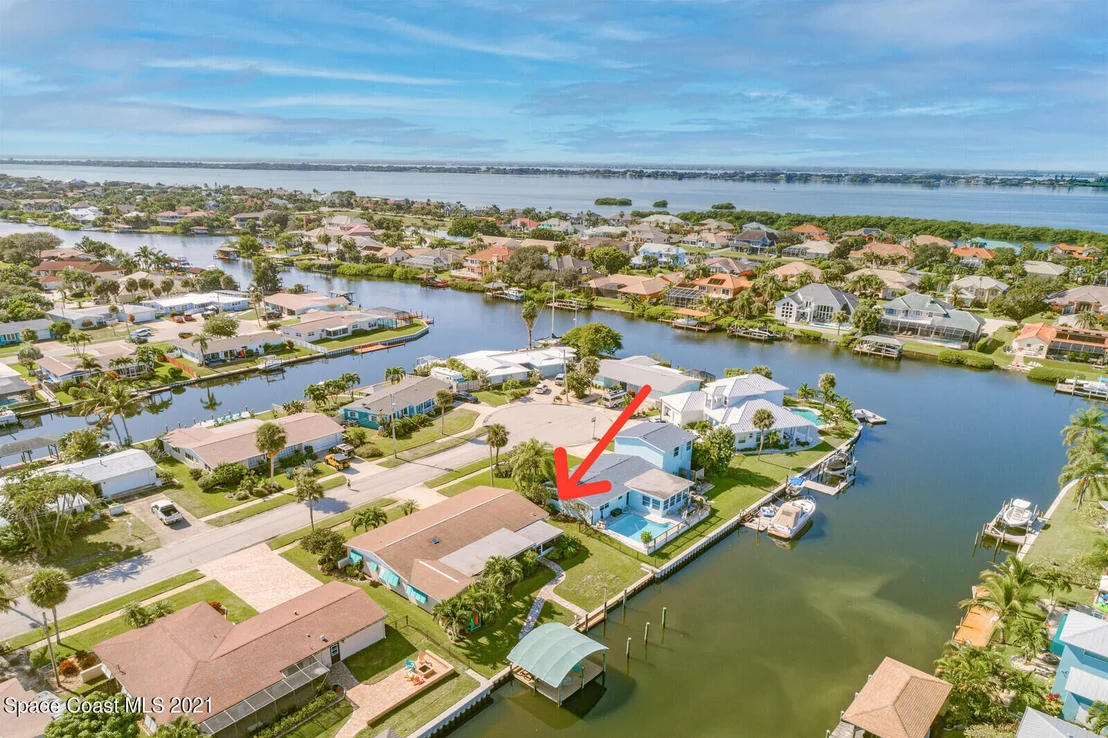 Photo of 481 Cardinal Drive