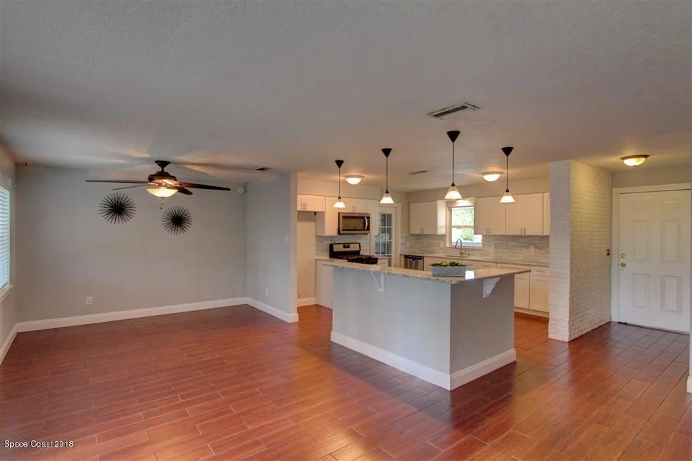 Photo of 991 Demaret Drive