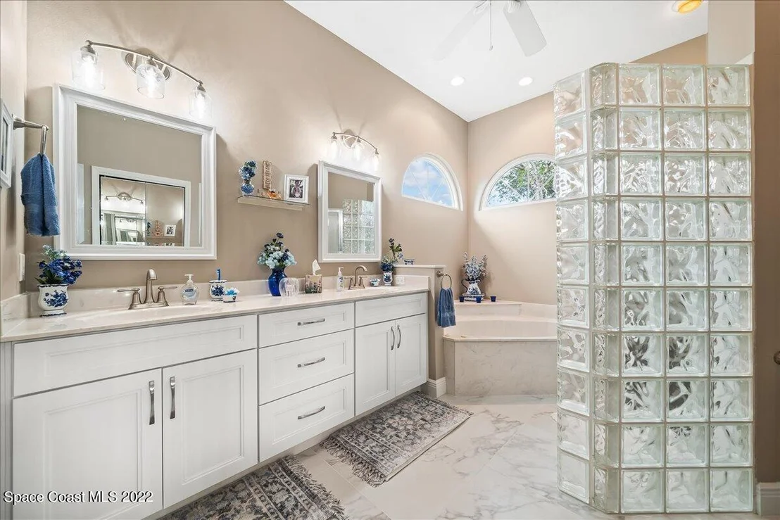 Photo of 1001 Fieldstone Drive