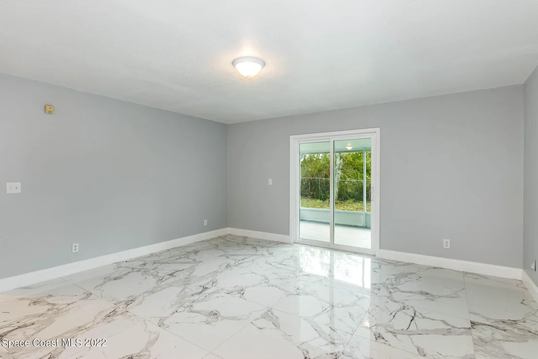 Photo of 1541 Spruce Road