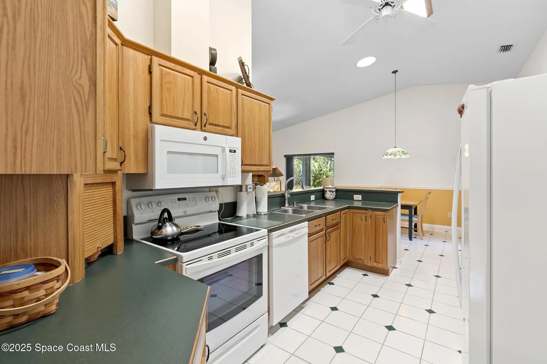Photo of 1805 Laurel Oak Drive N