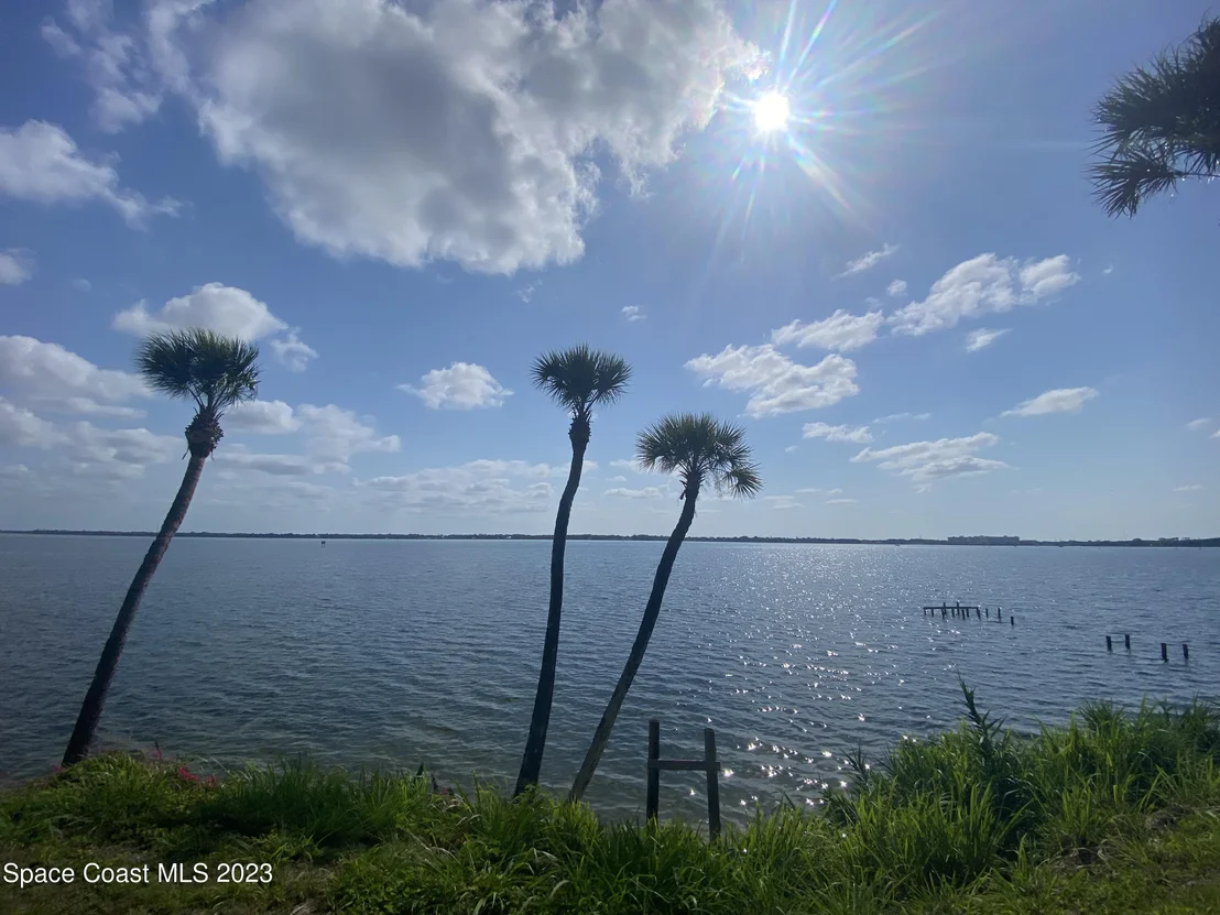 Photo of 413 N Indian River Drive