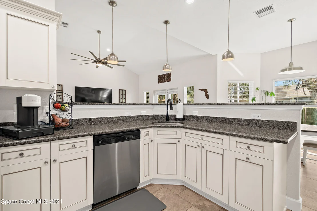 Photo of 6495 Bamboo Avenue