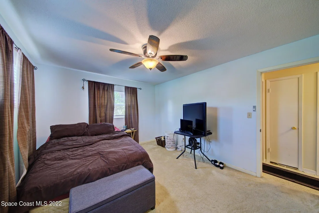 Photo of 1724 Golfview Drive