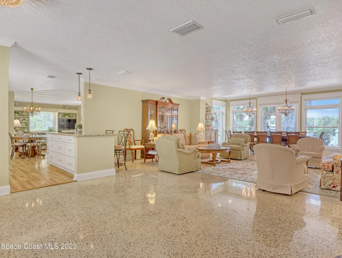 Photo of 972 W Whitmire Drive