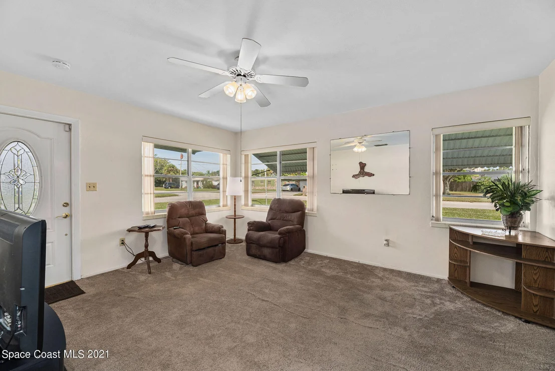 Photo of 319 Holly Lane
