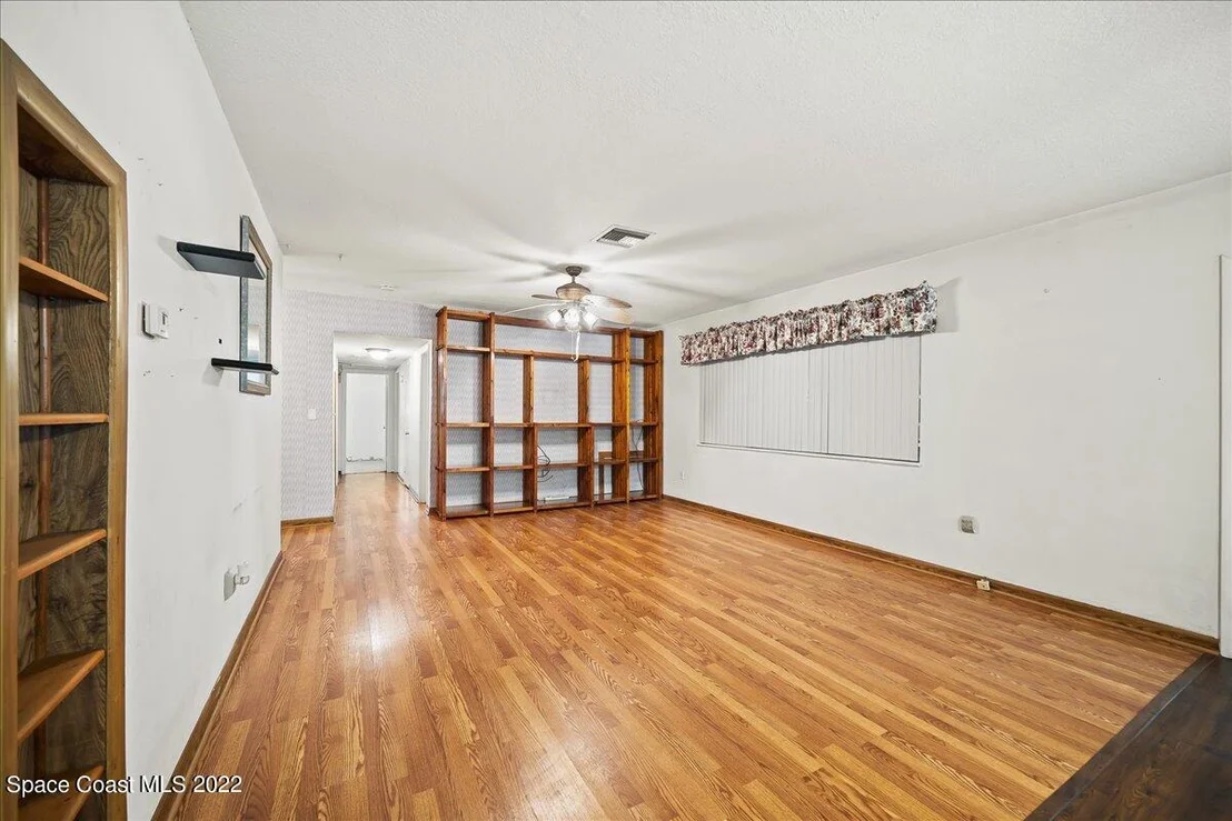 Photo of 926 Glenmore Circle
