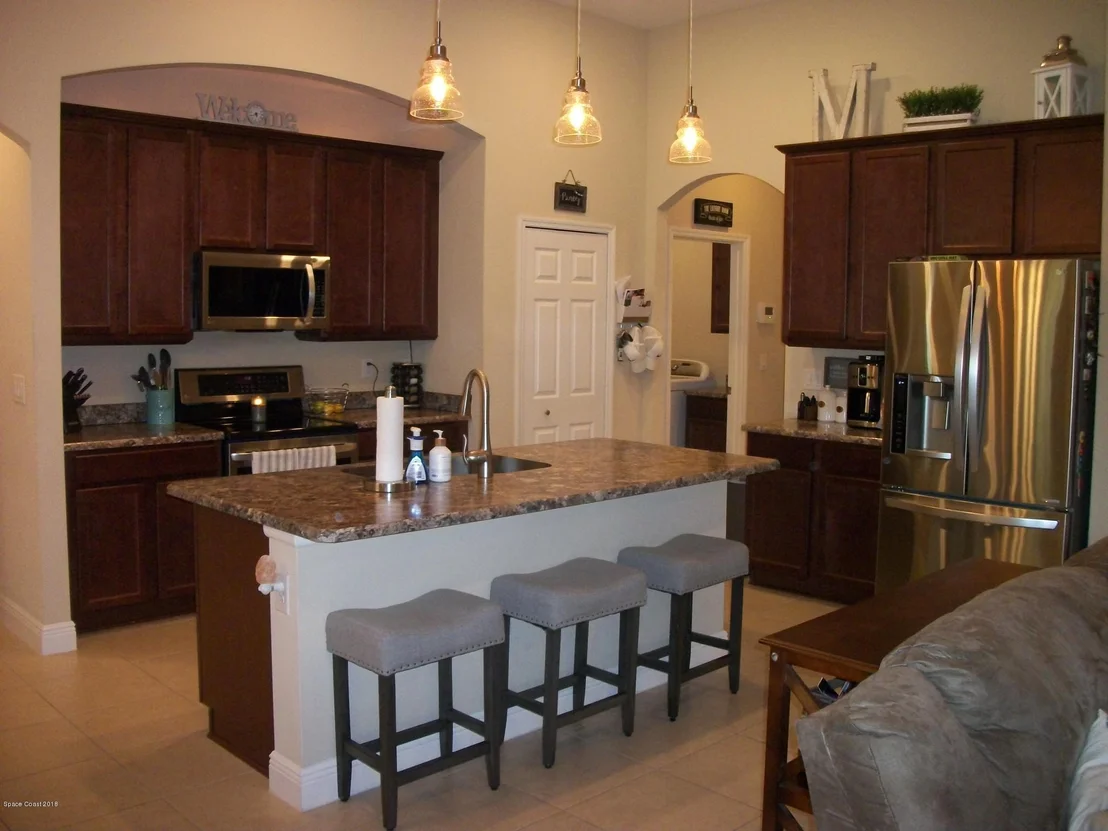 Photo of 1106 Morgan Circle NE