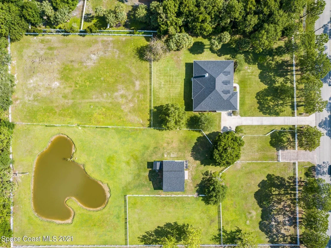 Photo of 2690 Clydesdale Boulevard