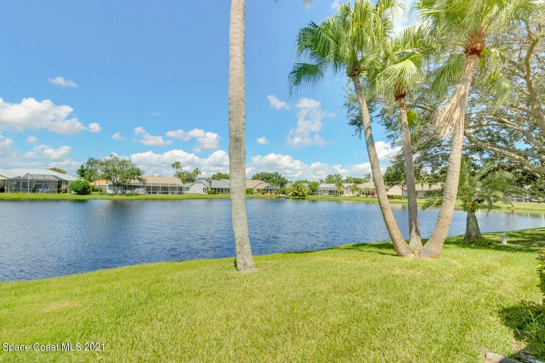 Photo of 952 Somerset Lane