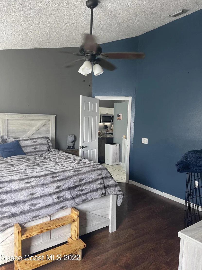 Photo of 5125 Holden Road