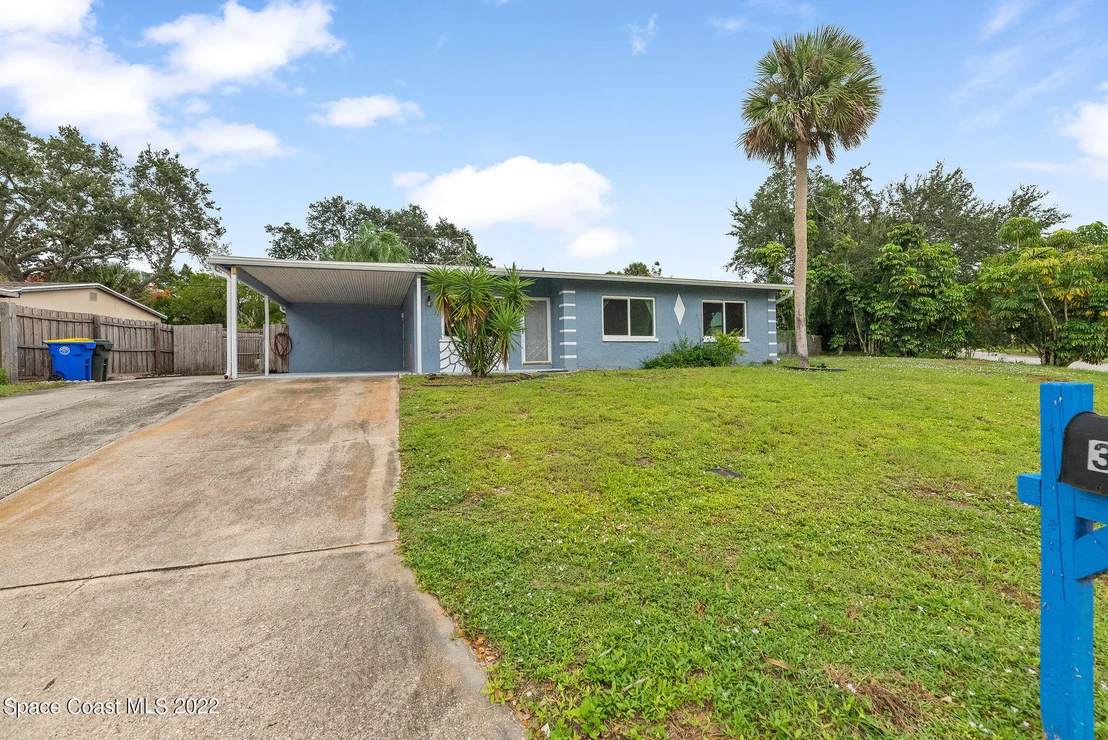 Photo of 32 Knollwood Drive