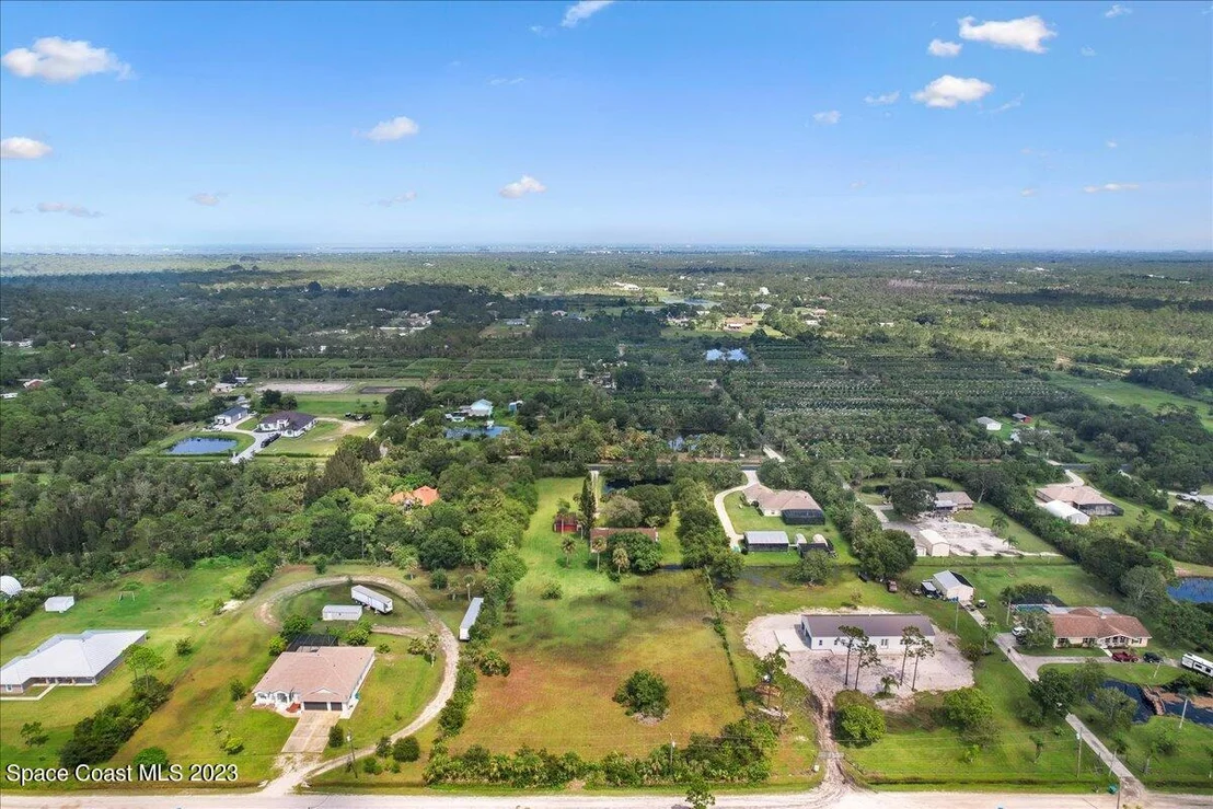 Photo of 2660 Weber Road