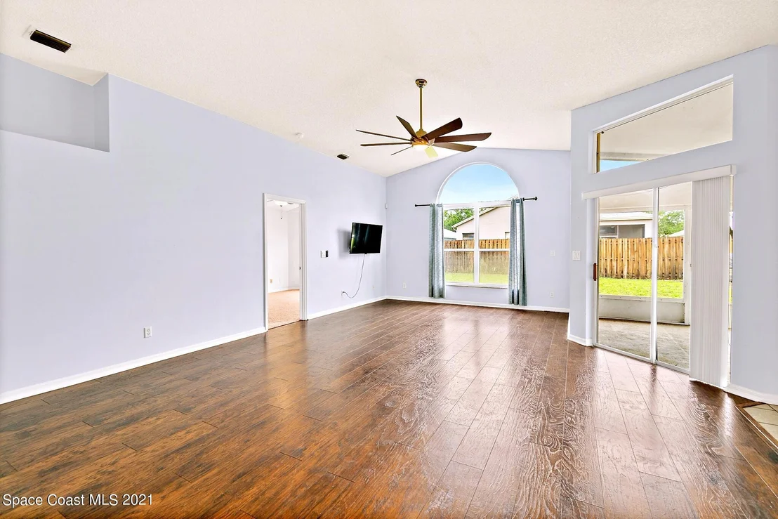 Photo of 8050 Bracken Lane