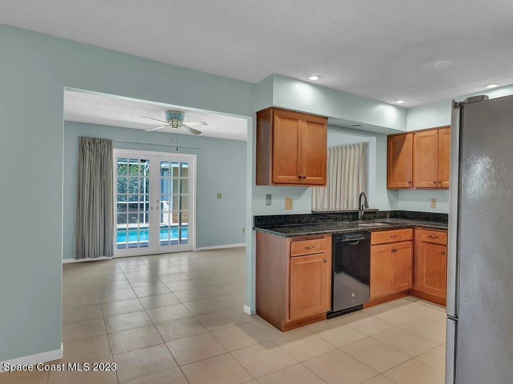 Photo of 898 Bermuda Avenue