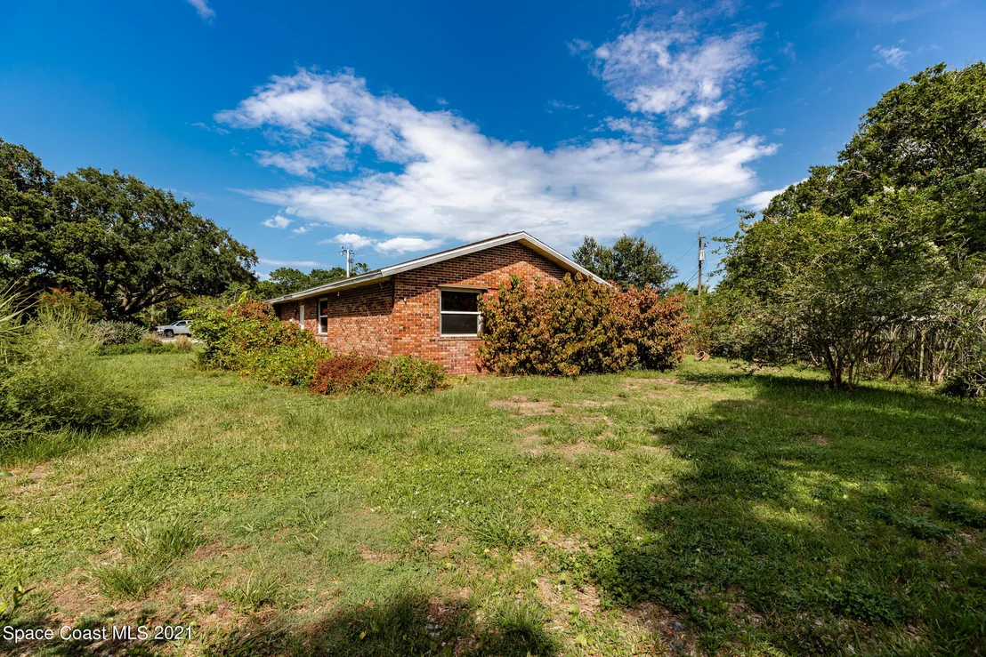 Photo of 838 Knecht Road NE
