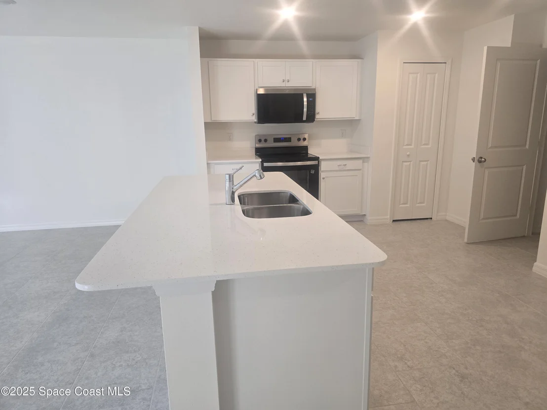Photo of 971 SW Richmond Circle SW