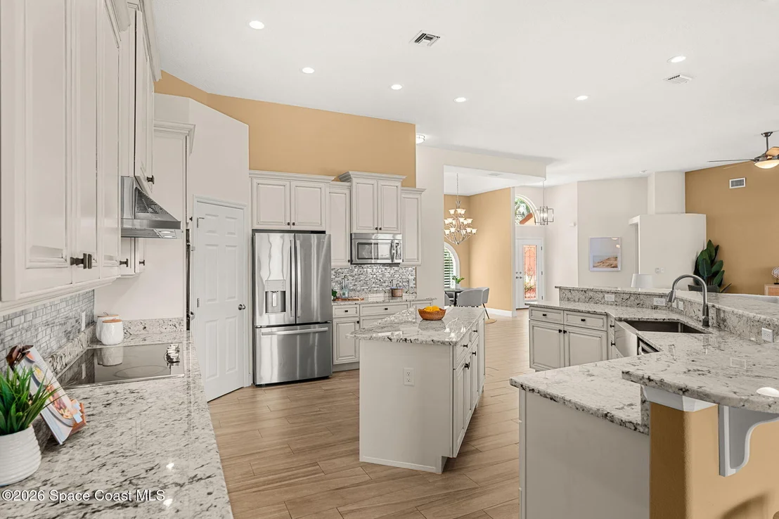 Photo of 327 Island Drive