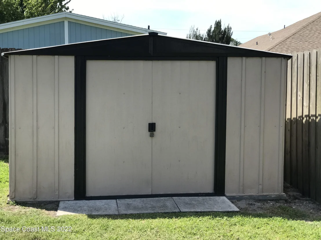 Photo of 5477 Holden Road