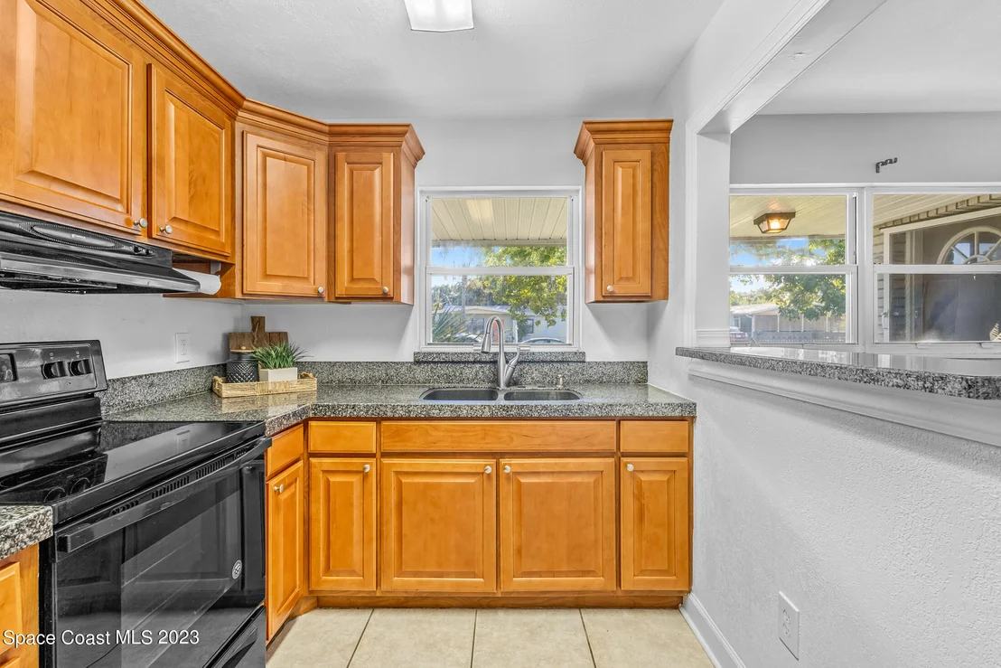 Photo of 696 Teak Drive